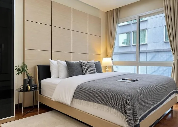 300m To Bts L Large 50sqm L Pool And Sauna * Bangkok