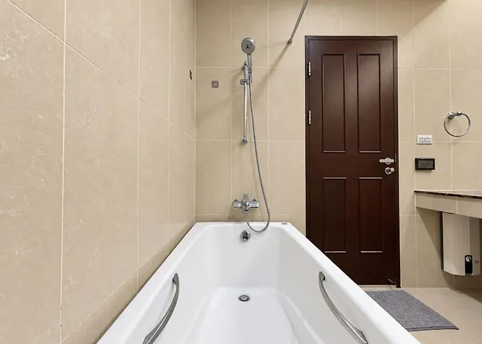 300m To Bts L Large 50sqm L Pool And Sauna
